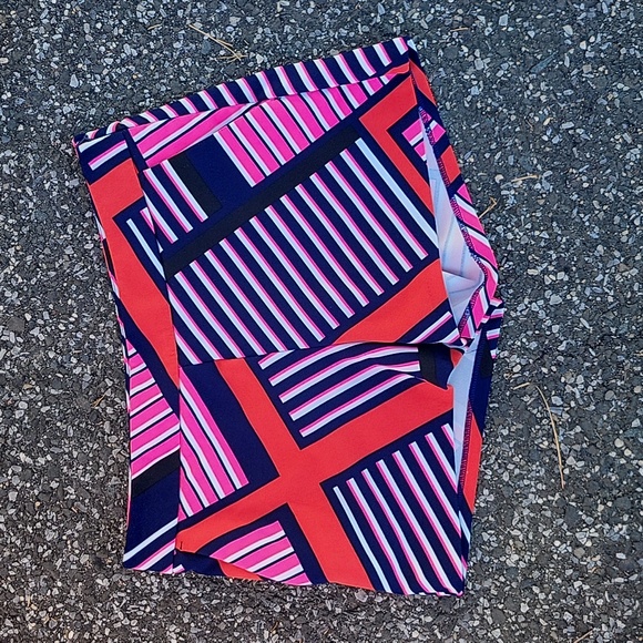 EXPRESS Shorts - Super fun print! - Picture 2 of 6